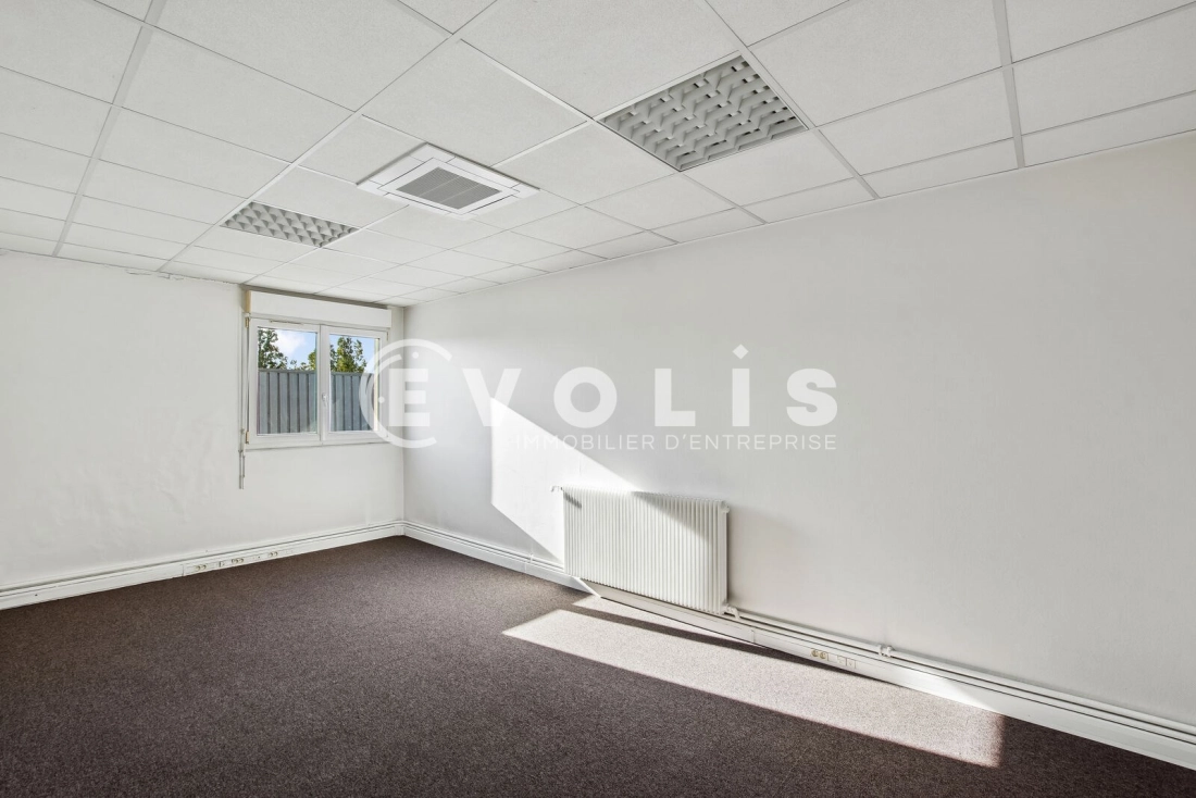 Photo 12 – location Entrepôts / activités	THIAIS (94320)