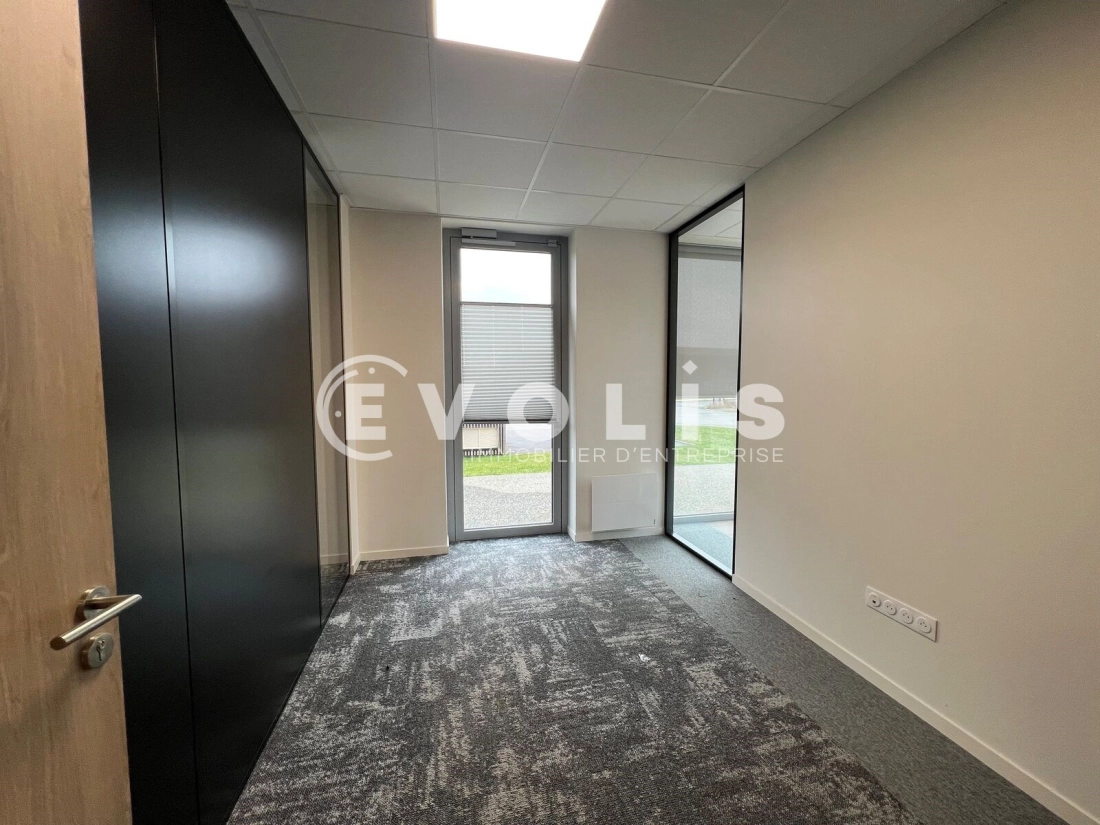 Photo 4 – location Entrepôts / activités	AVELIN (59710)