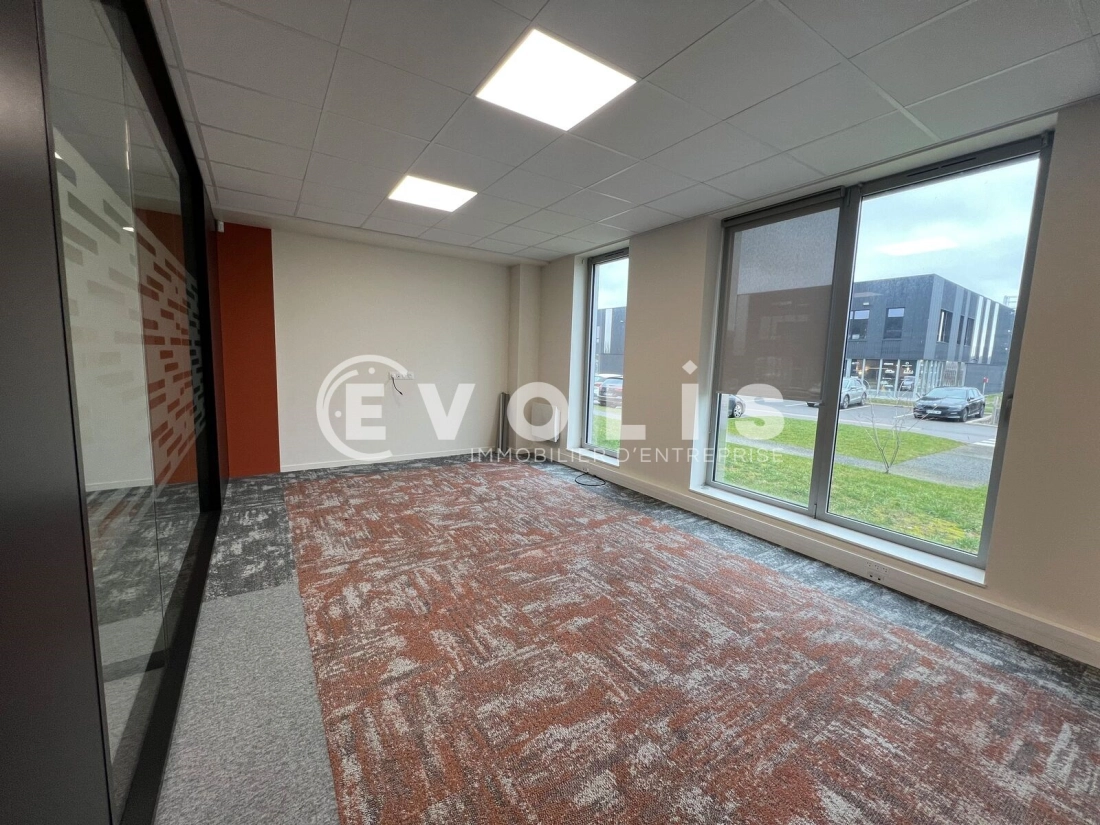 Photo 5 – location Entrepôts / activités	AVELIN (59710)