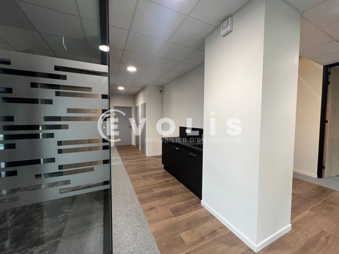 Photo 6 – location Entrepôts / activités	AVELIN (59710)