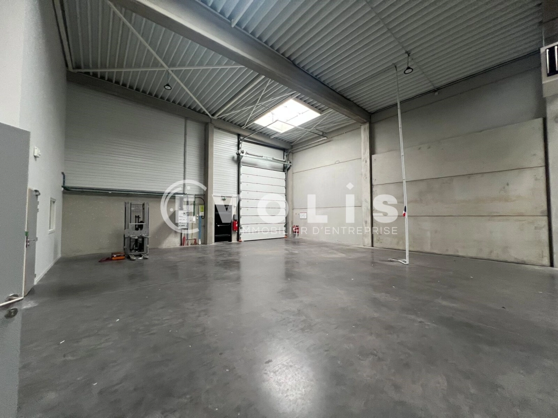 Photo 10 – location Entrepôts / activités	AVELIN (59710)