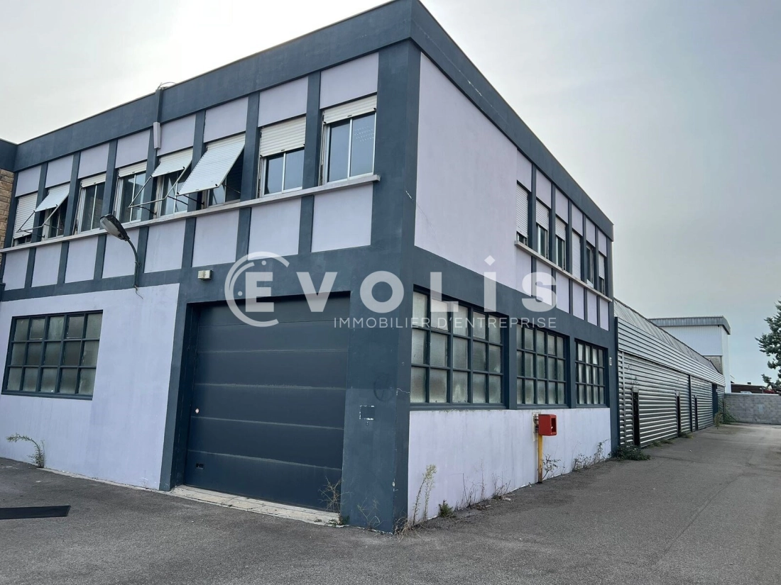 Photo 7 – location Entrepôts / activités	DECINES CHARPIEU (69150)