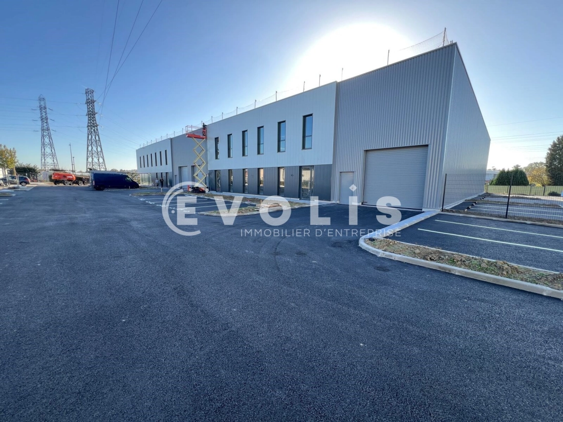 Photo 1 – vente Entrepôts / activités	MOUVAUX (59420)