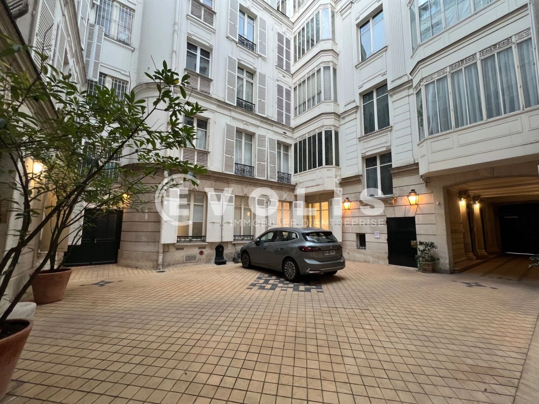 Photo 8 – location bureaux	PARIS (75008)