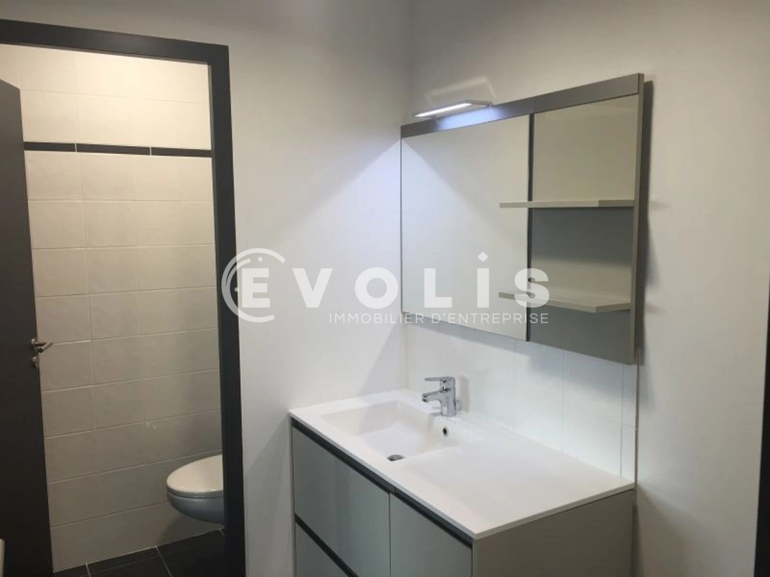 Photo 10 – location bureaux	VAULX EN VELIN (69120)