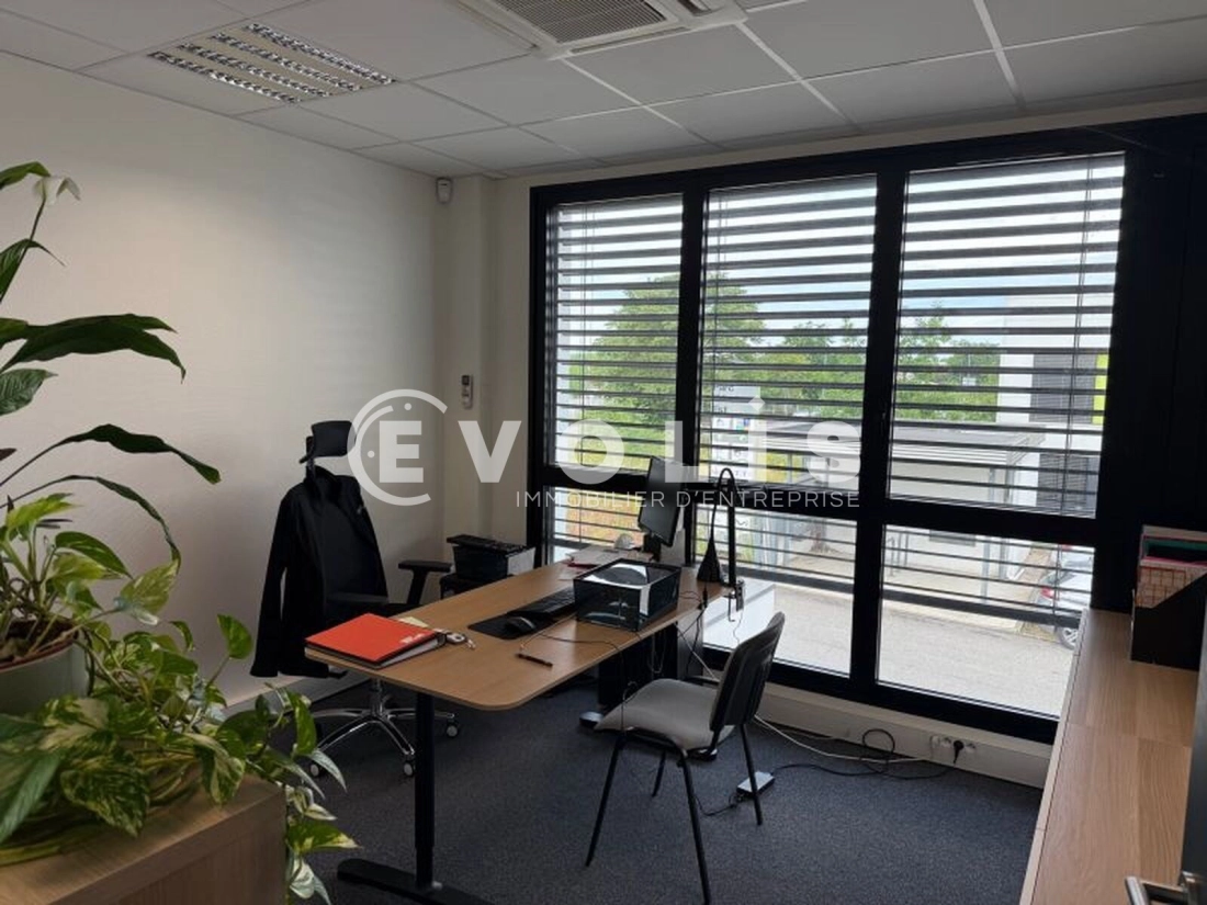 Photo 8 – location bureaux	VAULX EN VELIN (69120)