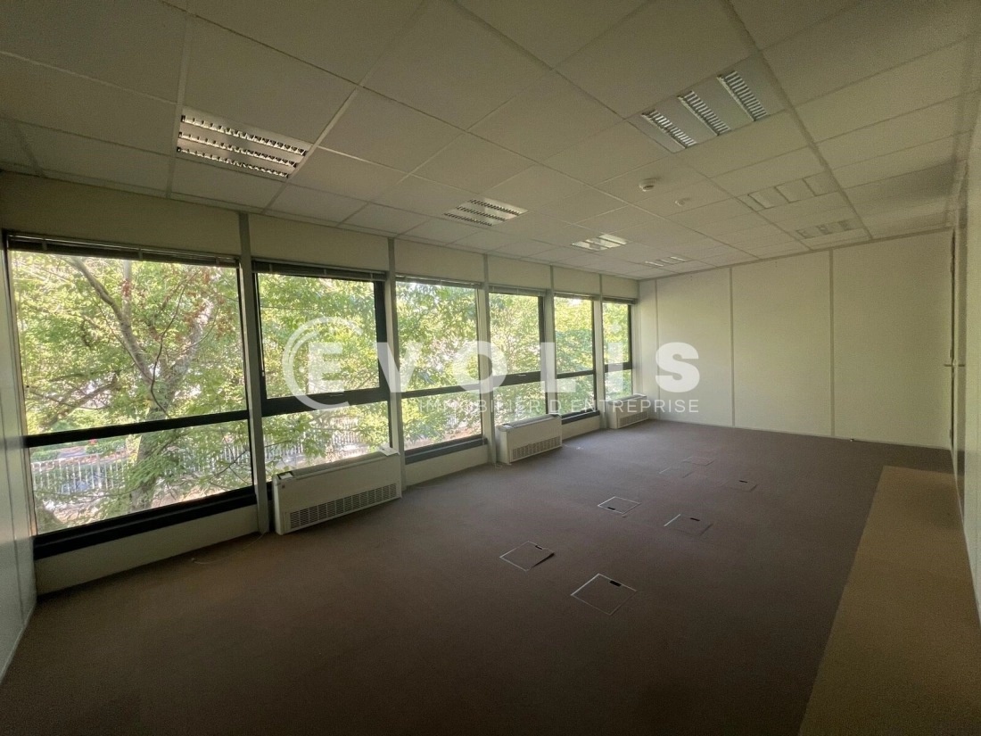 Photo 11 – location Entrepôts / activités	LES ULIS (91940)