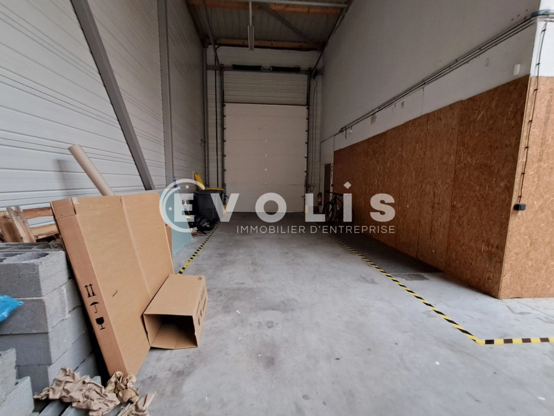 Photo 4 – location Entrepôts / activités	WAMBRECHIES (59118)