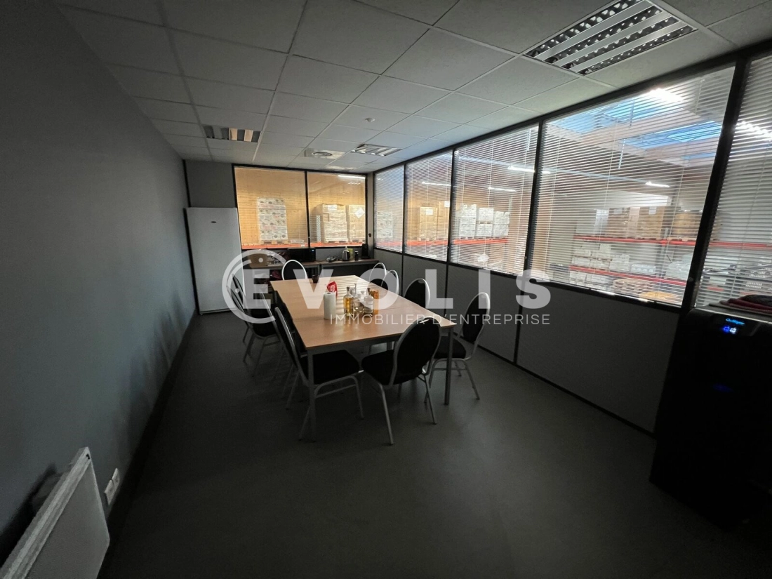 Photo 8 – location Entrepôts / activités	WAMBRECHIES (59118)