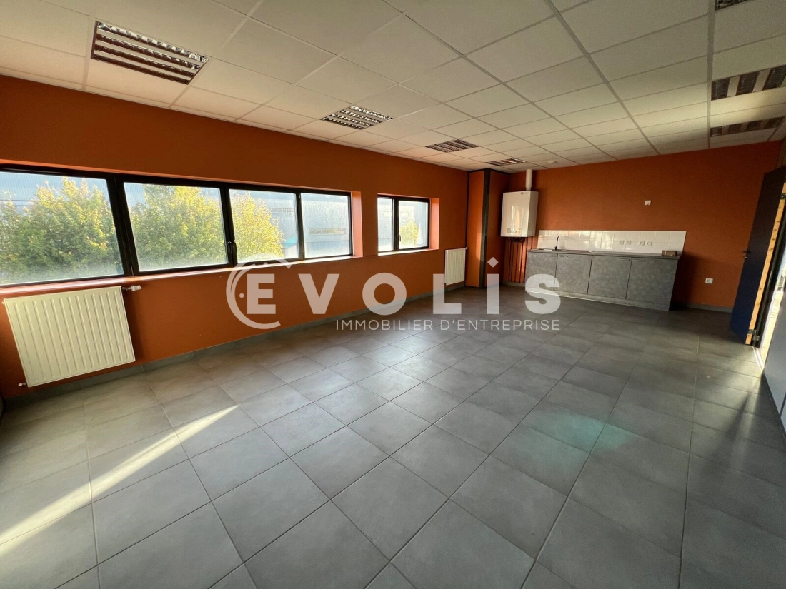Photo 8 – location Entrepôts / activités	LESQUIN (59810)