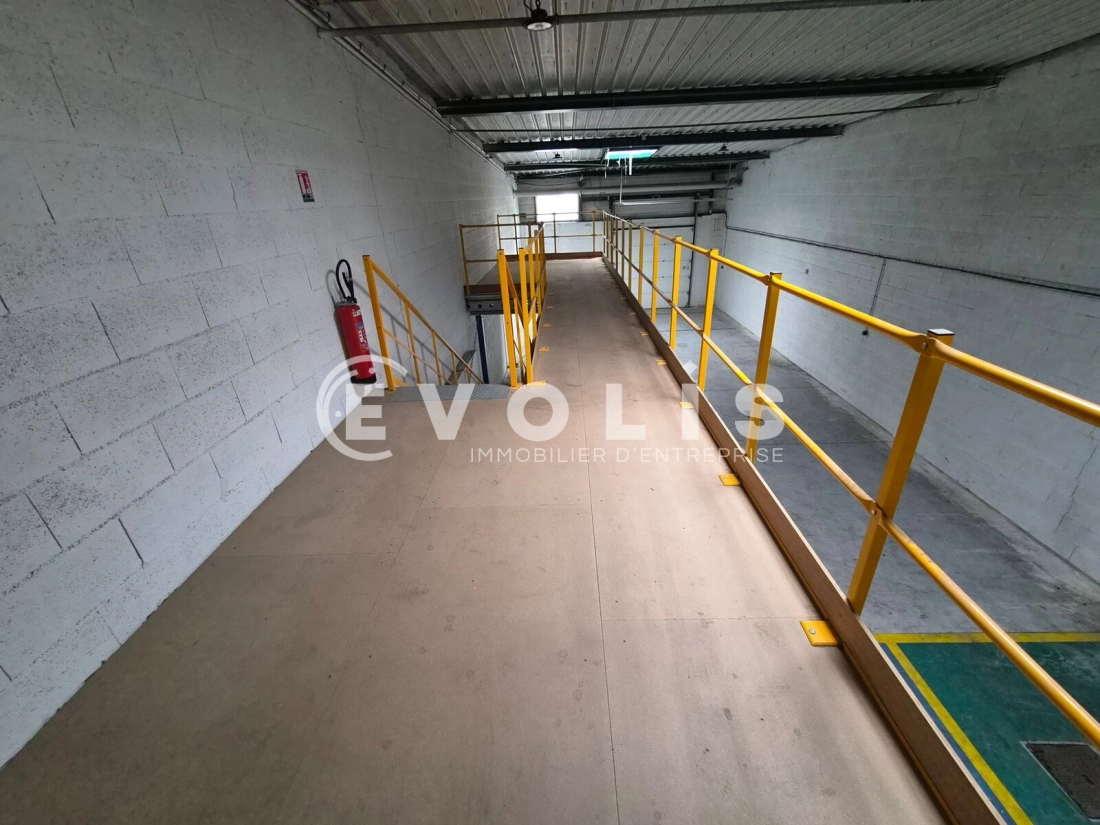 Photo 4 – location Entrepôts / activités	MAROLLES EN BRIE (94440)