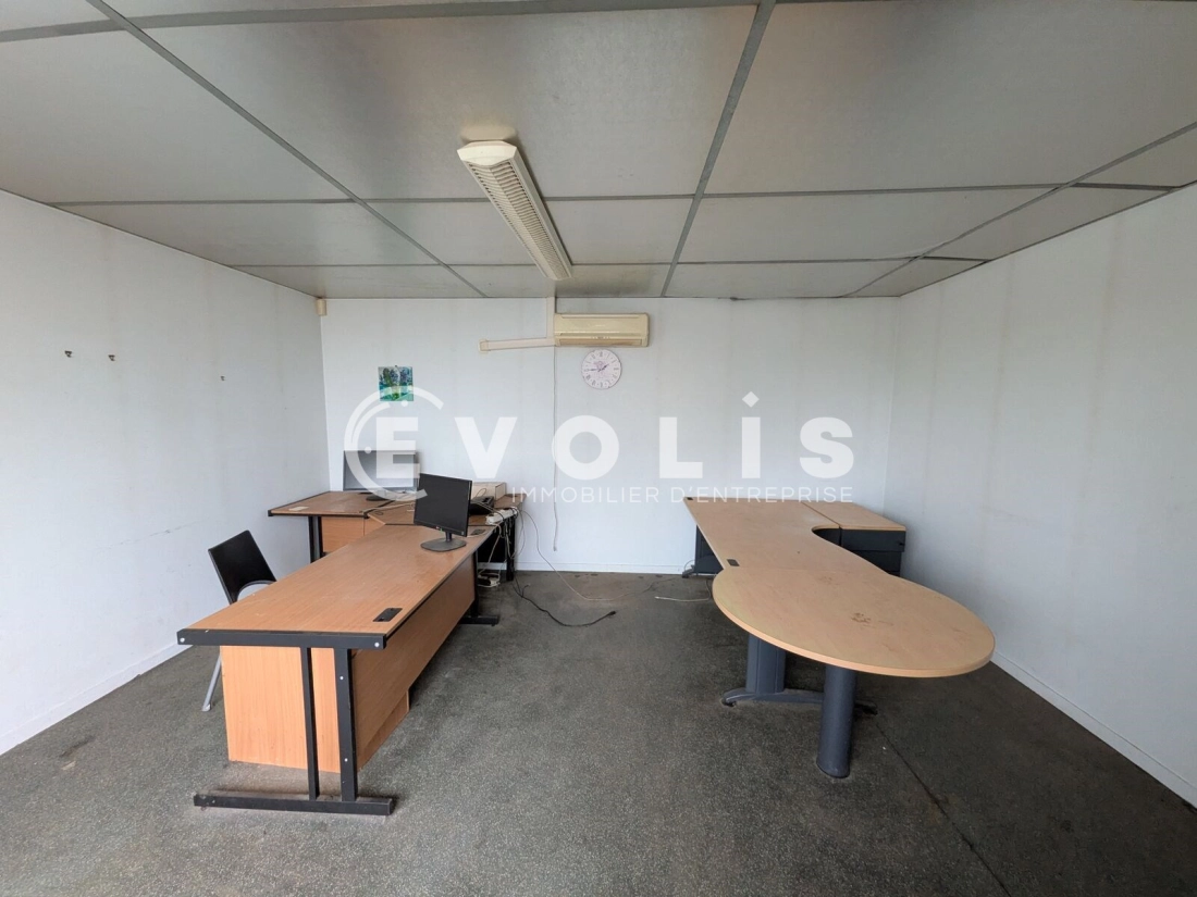 Photo 8 – location Entrepôts / activités	CENAC (33360)