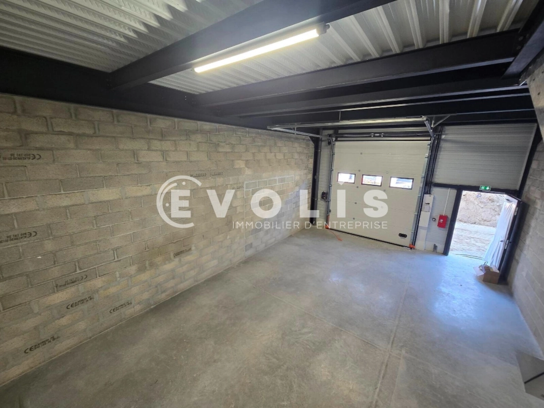 Photo 3 – location Entrepôts / activités	CORBEIL ESSONNES (91100)
