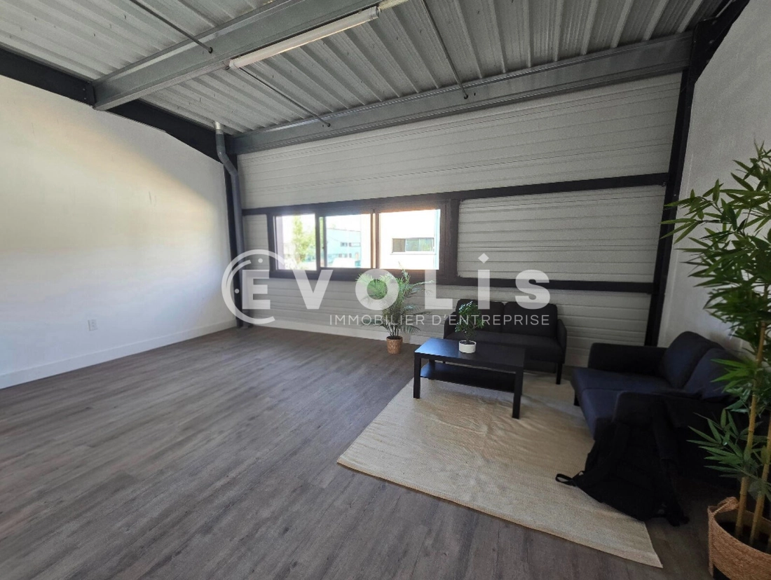 Photo 5 – location Entrepôts / activités	CORBEIL ESSONNES (91100)