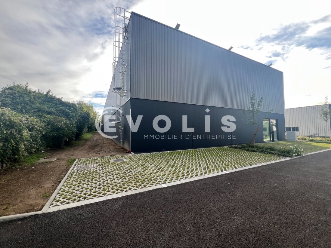 Photo 8 – location Entrepôts / activités	WASQUEHAL (59290)