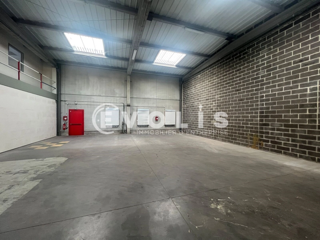 Photo 2 – location Entrepôts / activités	WASQUEHAL (59290)