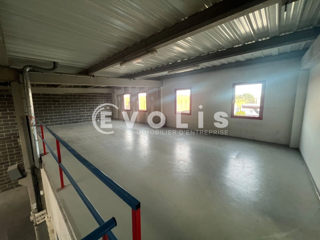 Photo 5 – location Entrepôts / activités	WASQUEHAL (59290)