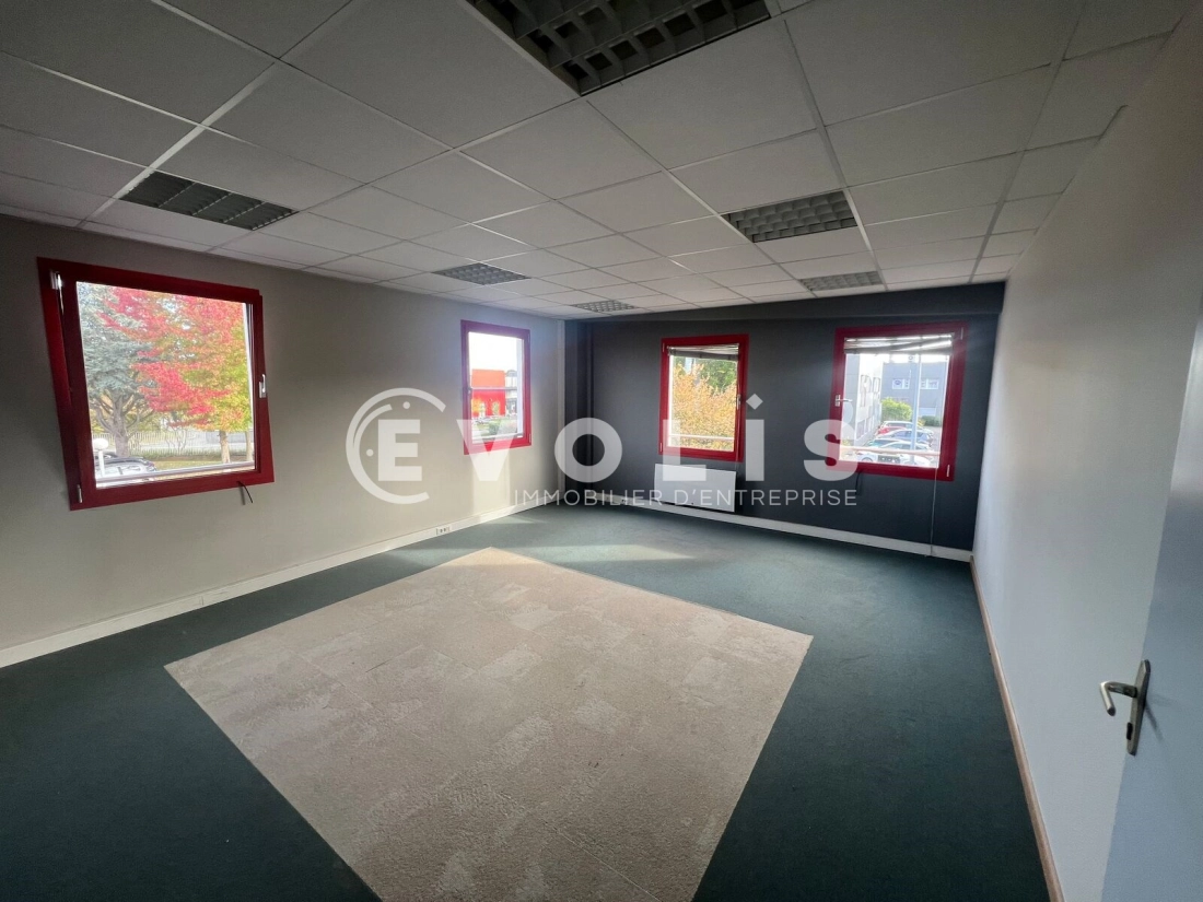 Photo 6 – location Entrepôts / activités	WASQUEHAL (59290)