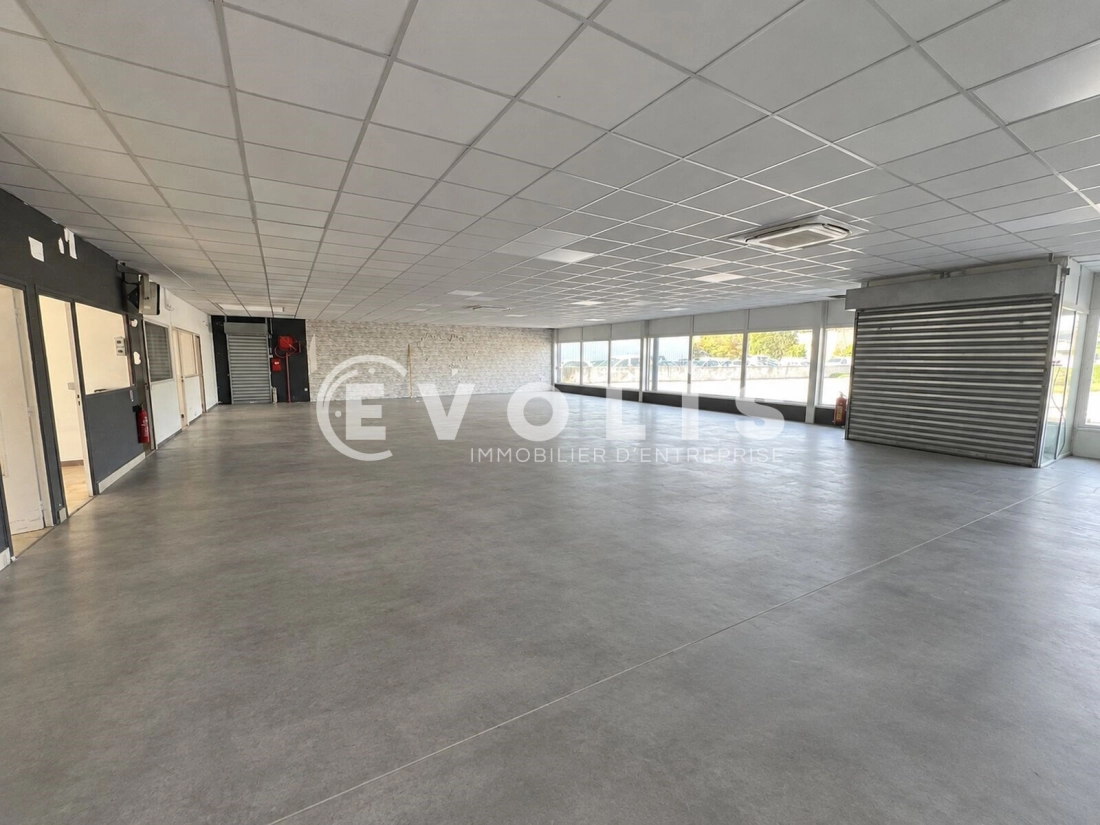 Photo 9 – location Entrepôts / activités	TOUSSIEU (69780)