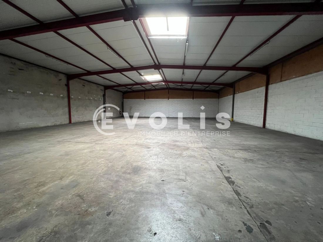 Photo 15 – location Entrepôts / activités	TOUSSIEU (69780)