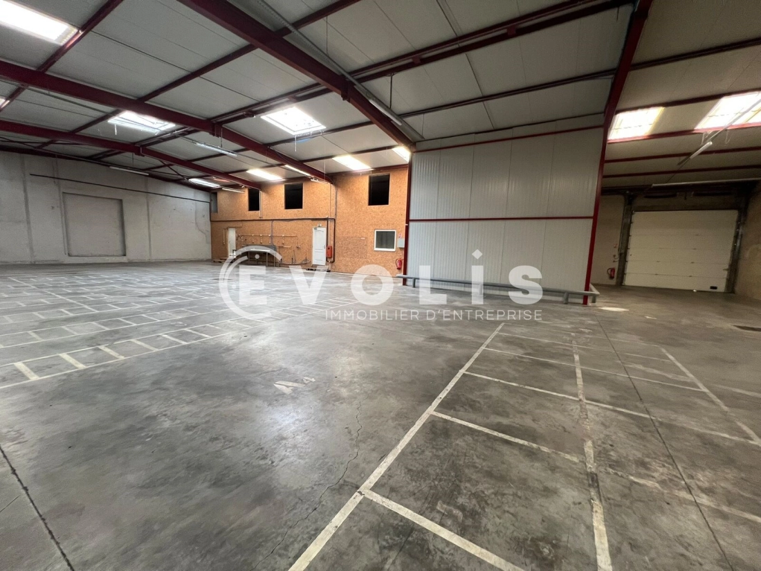 Photo 3 – location Entrepôts / activités	TOUSSIEU (69780)