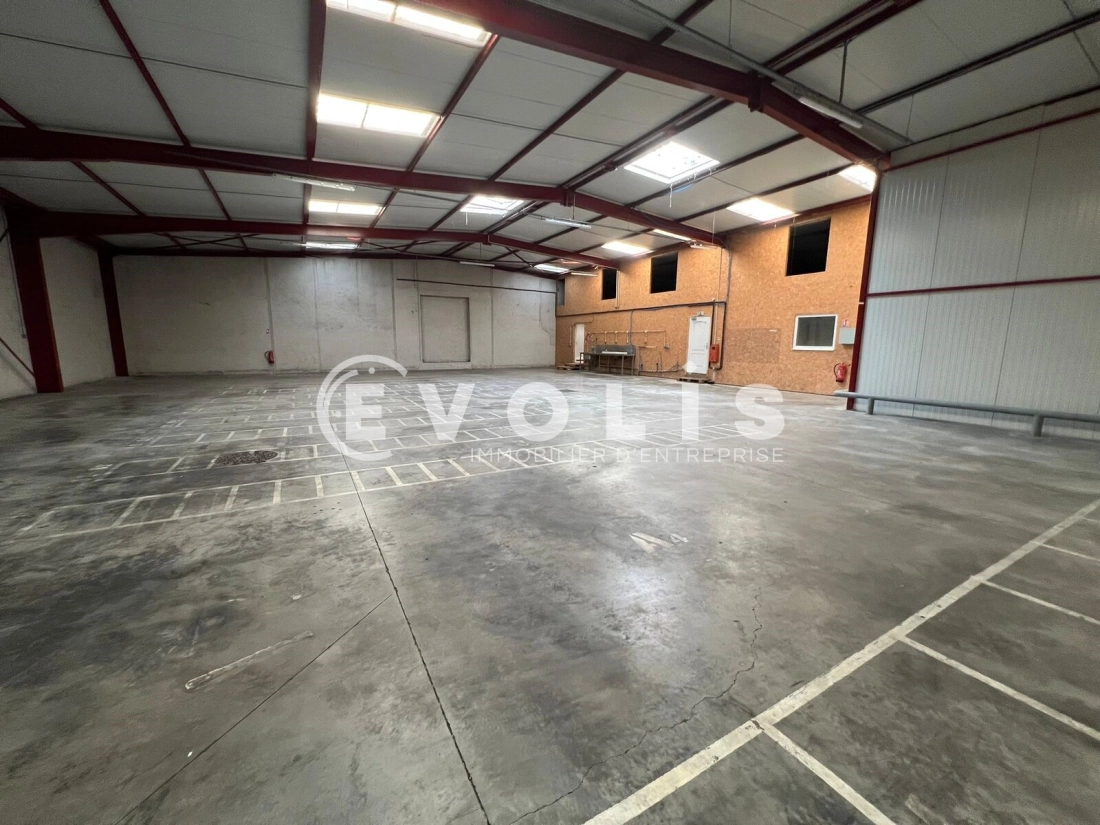 Photo 2 – location Entrepôts / activités	TOUSSIEU (69780)