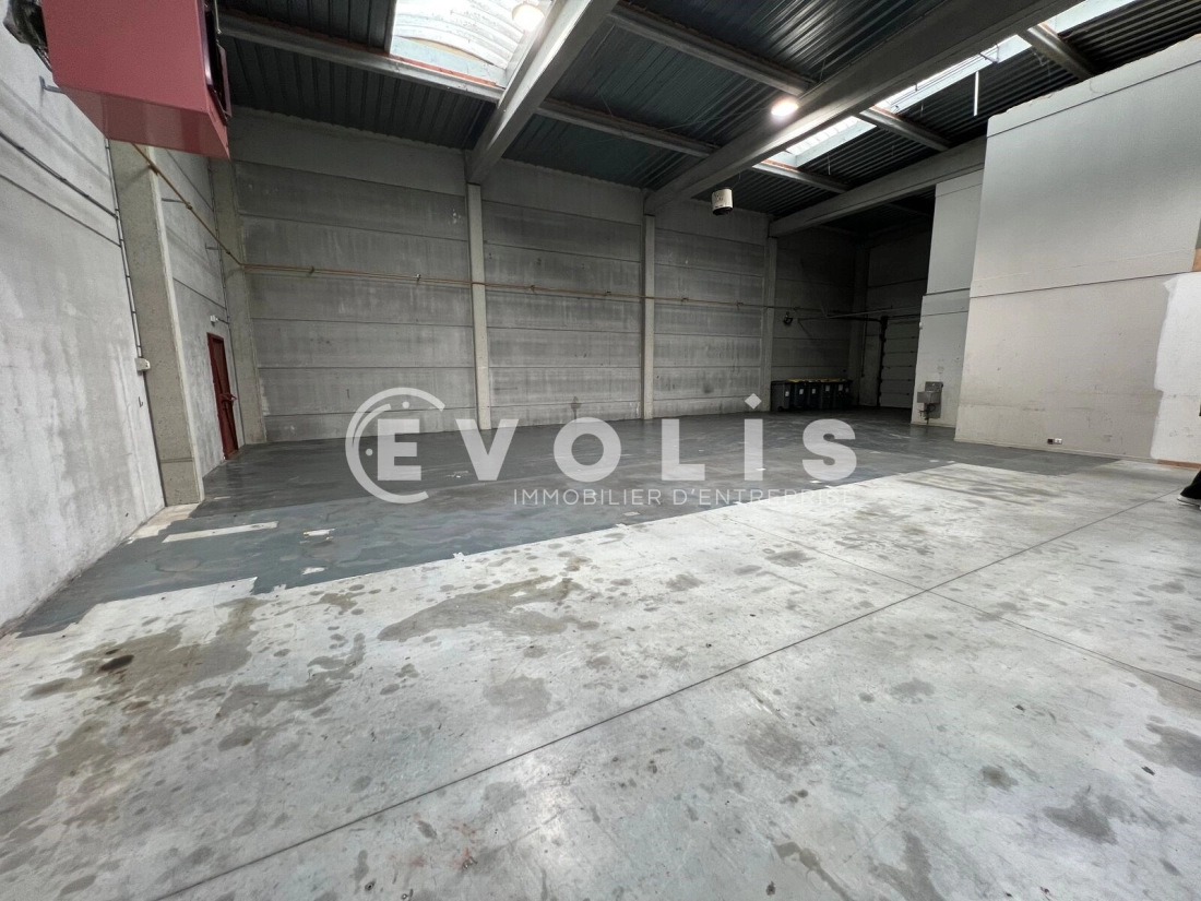 Photo 2 – location Entrepôts / activités	VILLENEUVE D'ASCQ (59650)