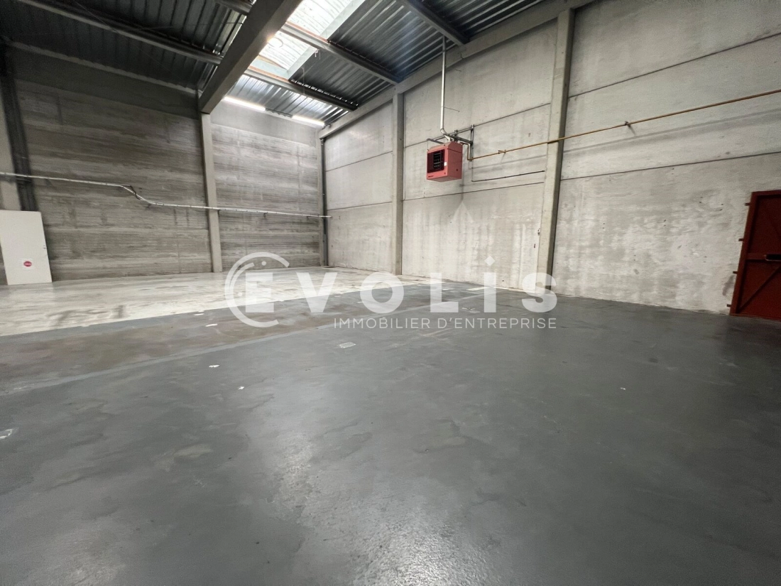 Photo 3 – location Entrepôts / activités	VILLENEUVE D'ASCQ (59650)