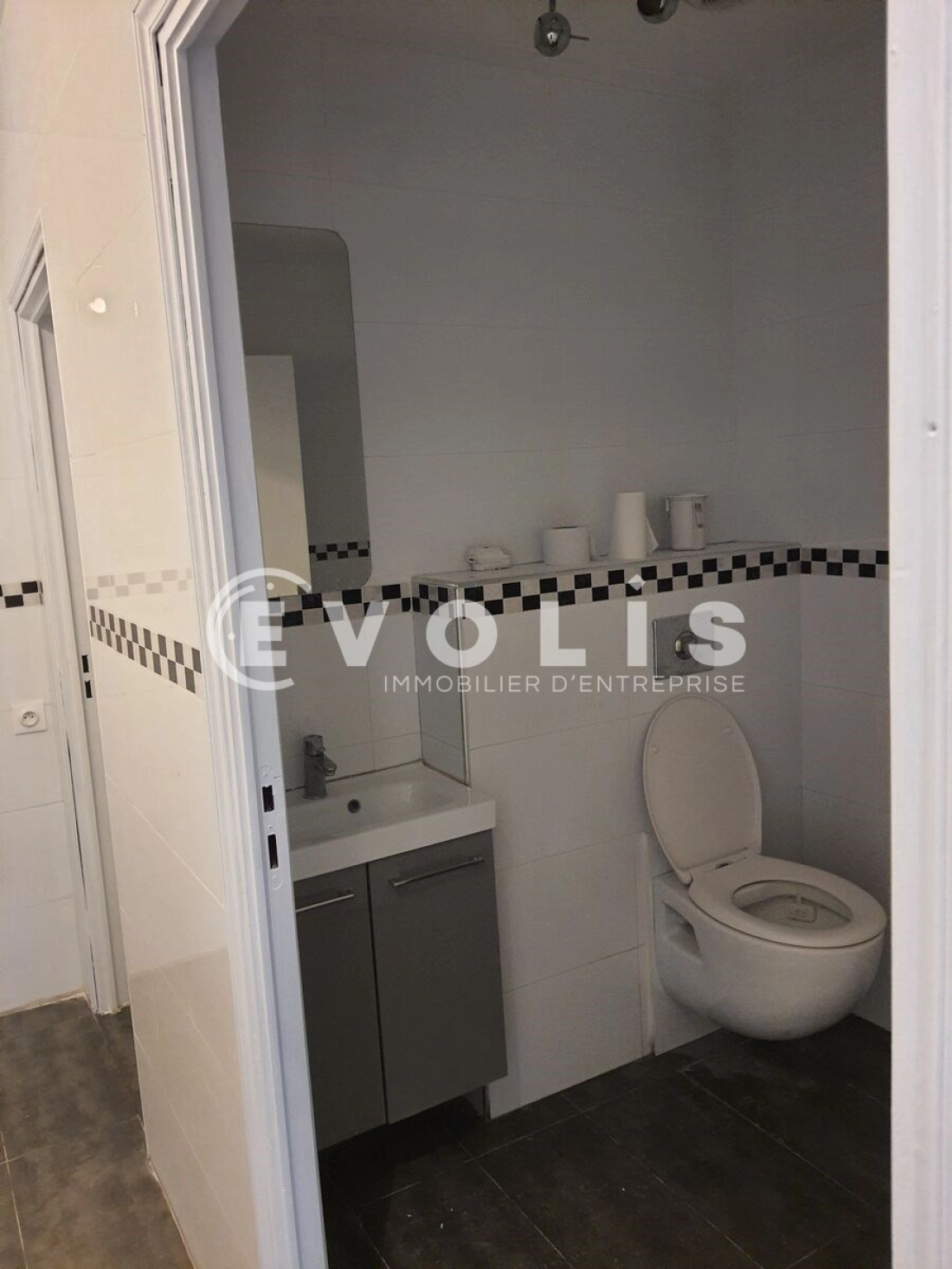 Photo 2 – vente Locaux commerciaux	ISSY LES MOULINEAUX (92130)