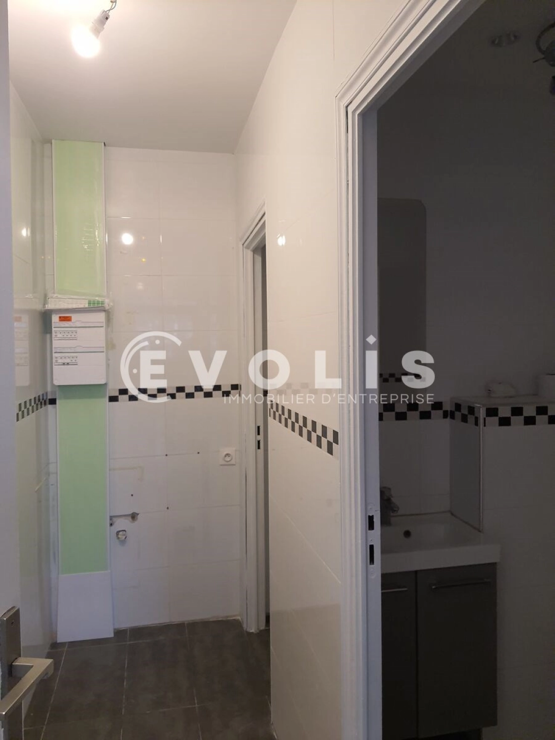 Photo 3 – vente Locaux commerciaux	ISSY LES MOULINEAUX (92130)