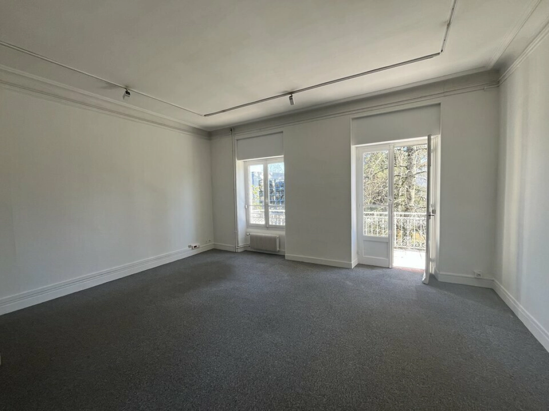 Photo 2 – vente bureaux	PAU (64000)