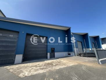 Photo 1 – location Entrepôts / activités	MONTFERMEIL (93370)