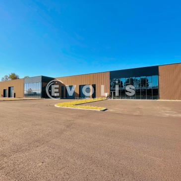 Photo 1 – location Entrepôts / activités	AMBERIEUX (69480)