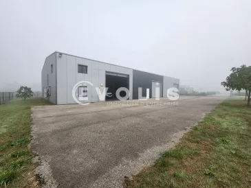 Photo 1 – location Entrepôts / activités	SAINT CHEF (38890)