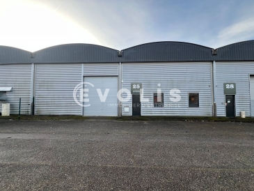 Photo 1 – location Entrepôts / activités	SAINT PRIEST (69800)