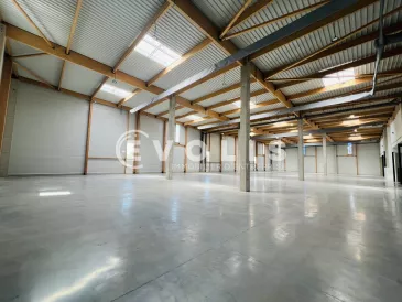 Photo 1 – location Entrepôts / activités	MOISSY CRAMAYEL (77550)