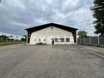 Photo 1 – location Entrepôts / activités	SAINT-GENIS-LAVAL (69230)