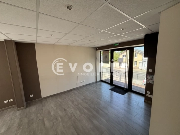 Photo 1 – location Locaux commerciaux	PONT DE METZ (80480)
