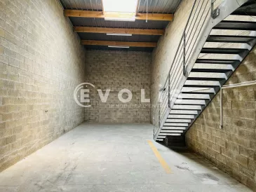 Photo 1 – location Entrepôts / activités	OZOIR LA FERRIERE (77330)