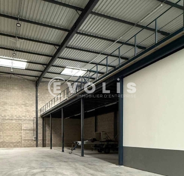 Photo 1 – location Entrepôts / activités	SERRIS (77700)