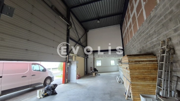Photo 1 – location Entrepôts / activités	QUINCY VOISINS (77860)