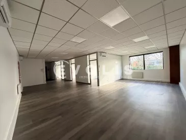 Photo 1 – location bureaux	SAINT THIBAULT DES VIGNES (77400)