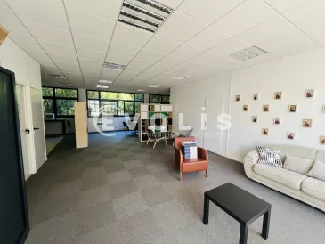 Photo 1 – location Entrepôts / activités	EMERAINVILLE (77184)