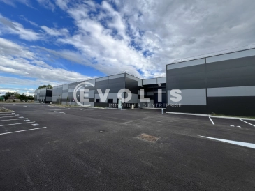 Photo 1 – location Entrepôts / activités	JANNEYRIAS (38280)
