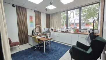 Photo 1 – location bureaux	SERRIS (77700)