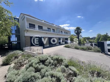 Photo 1 – location Entrepôts / activités	BRY SUR MARNE (94360)