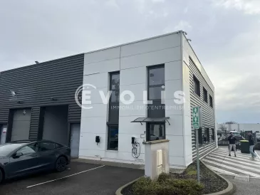 Photo 1 – vente Entrepôts / activités	CHASSIEU (69680)