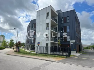 Photo 1 – vente bureaux	MONTLUEL (01120)