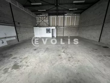 Photo 1 – location Entrepôts / activités	BRIE COMTE ROBERT (77170)