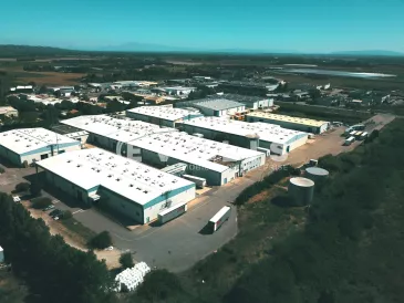 Photo 1 – location Entrepôts / activités	TARASCON (13150)